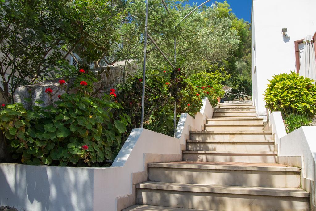 Apartments Villa Julija Малий Лошинь Екстер'єр фото