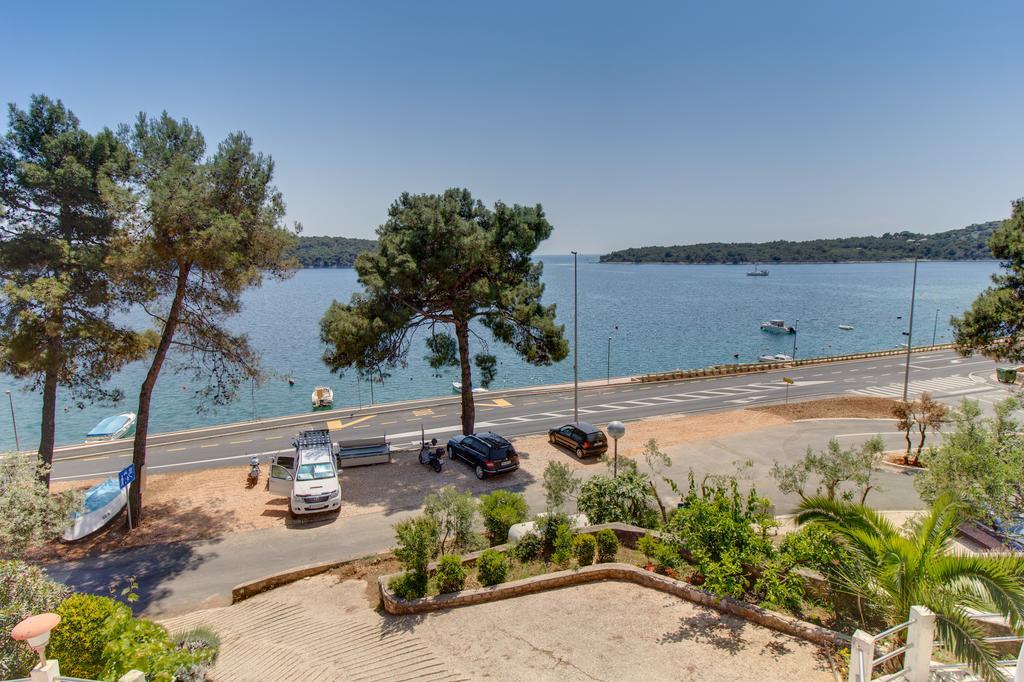 Apartments Villa Julija Малий Лошинь Екстер'єр фото