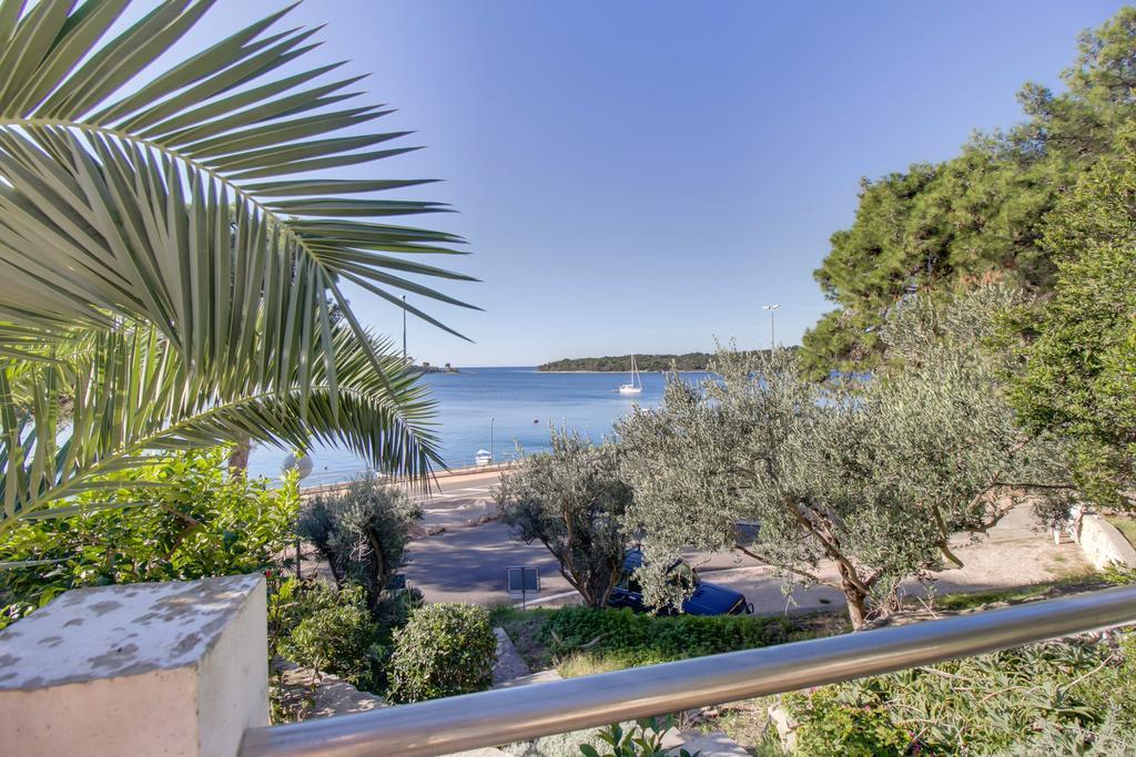 Apartments Villa Julija Малий Лошинь Екстер'єр фото